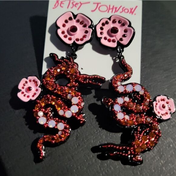 NWT Betsey Johnson DRAGON set - Picture 3 of 4